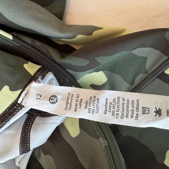 Lululemon Fast and Free Tight 25" *Non-Reflective Nulux Heritage 365 Camo - Picture 5 of 6